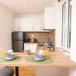 アパート Solonos Homes コルフ島