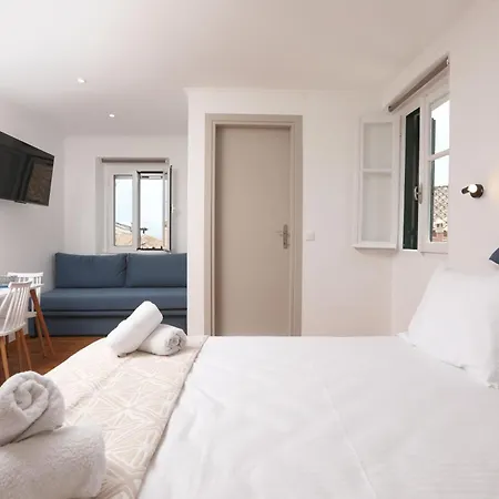 Solonos Homes 公寓
