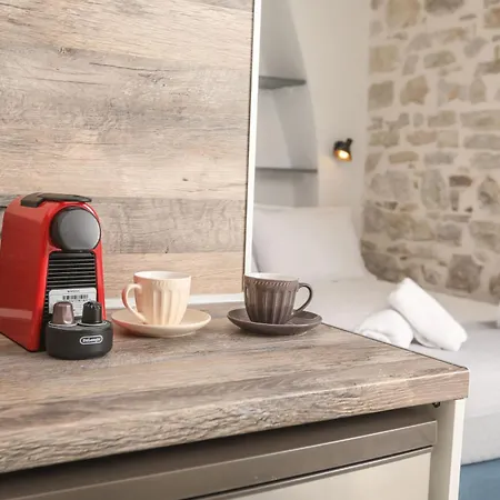 Solonos Homes 公寓