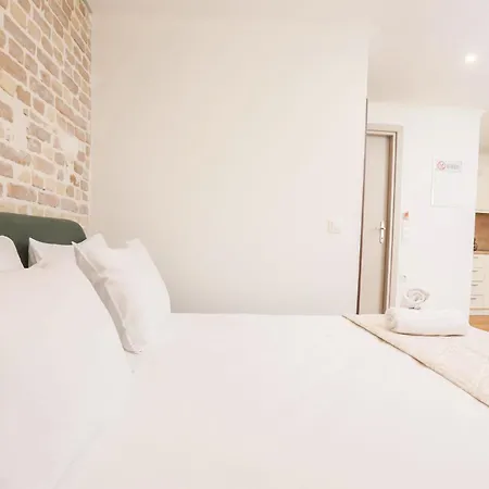 Apartment Solonos Homes