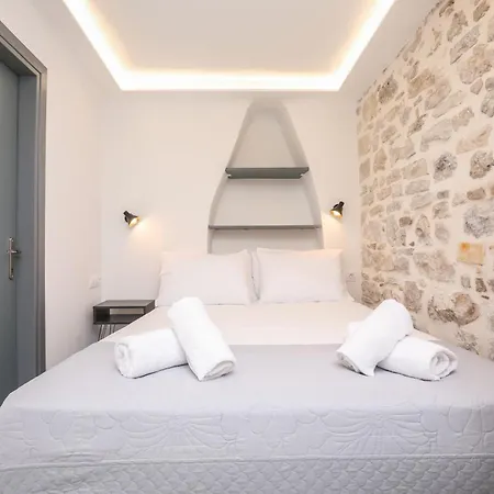 Apartment Solonos Homes *