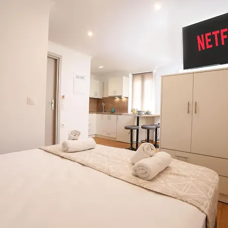 Solonos Homes Corfu (city)