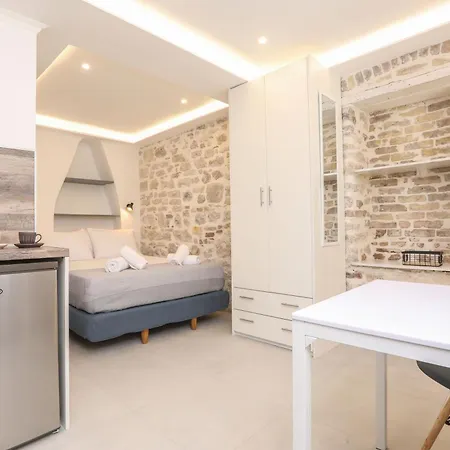 Апартаменты Solonos Homes