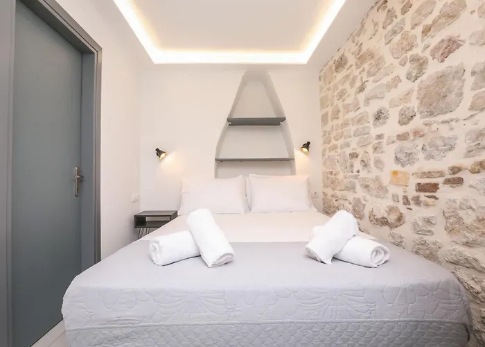 Apartment Solonos Homes *